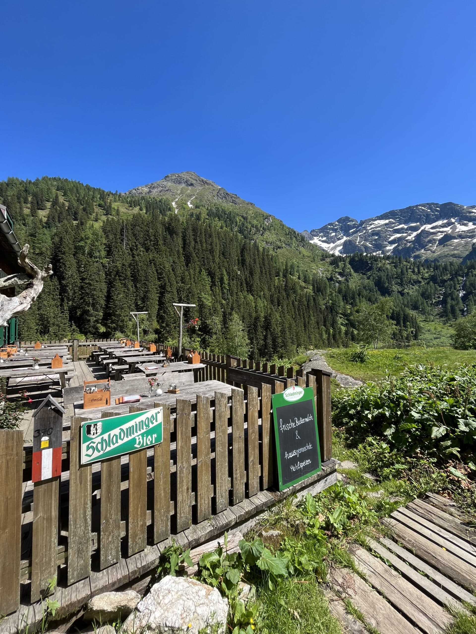 Terrasse der Almhütte Hans Wödl Hütte