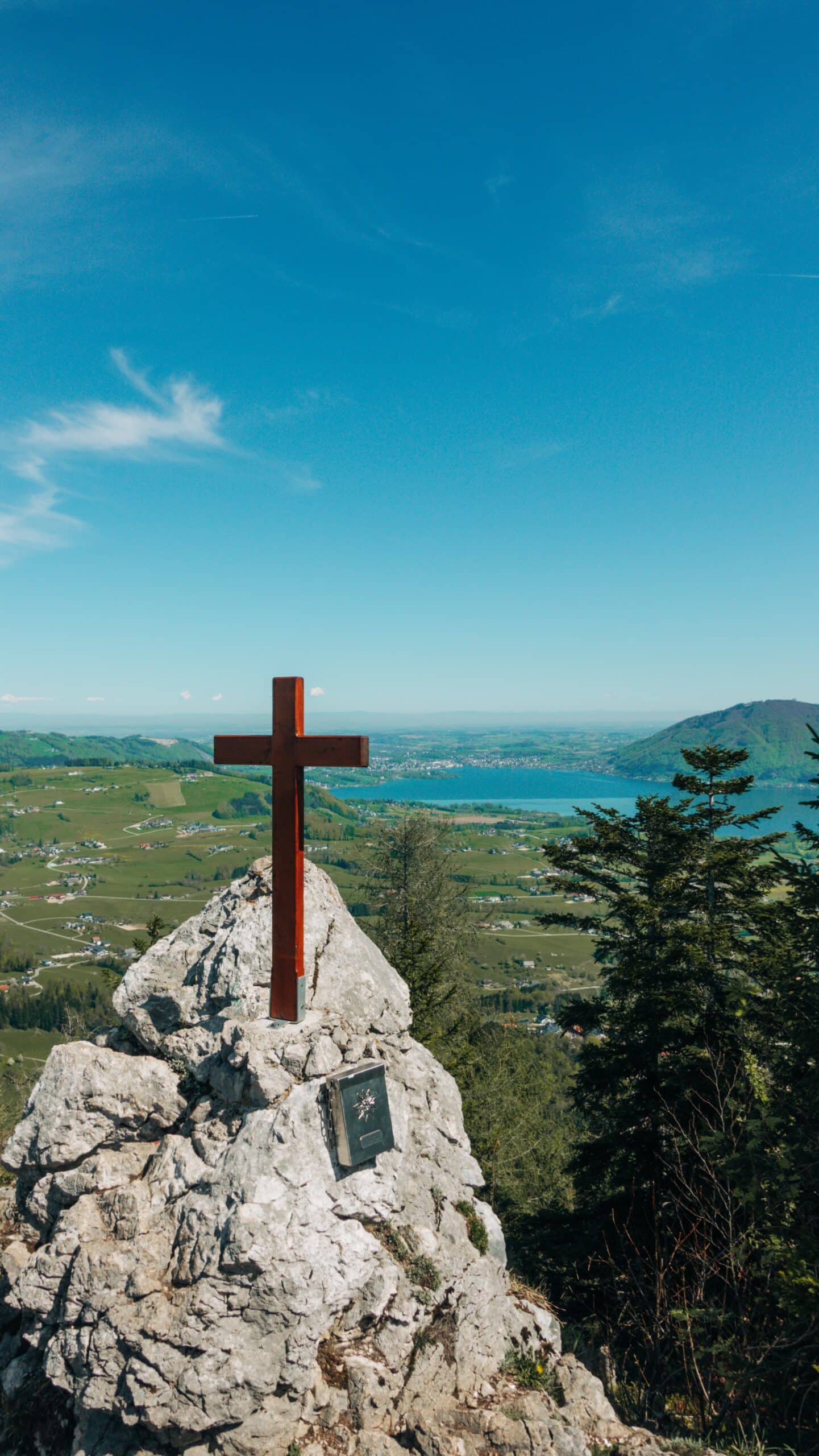 Gipfelkreuz Lärlkogel, Felsen