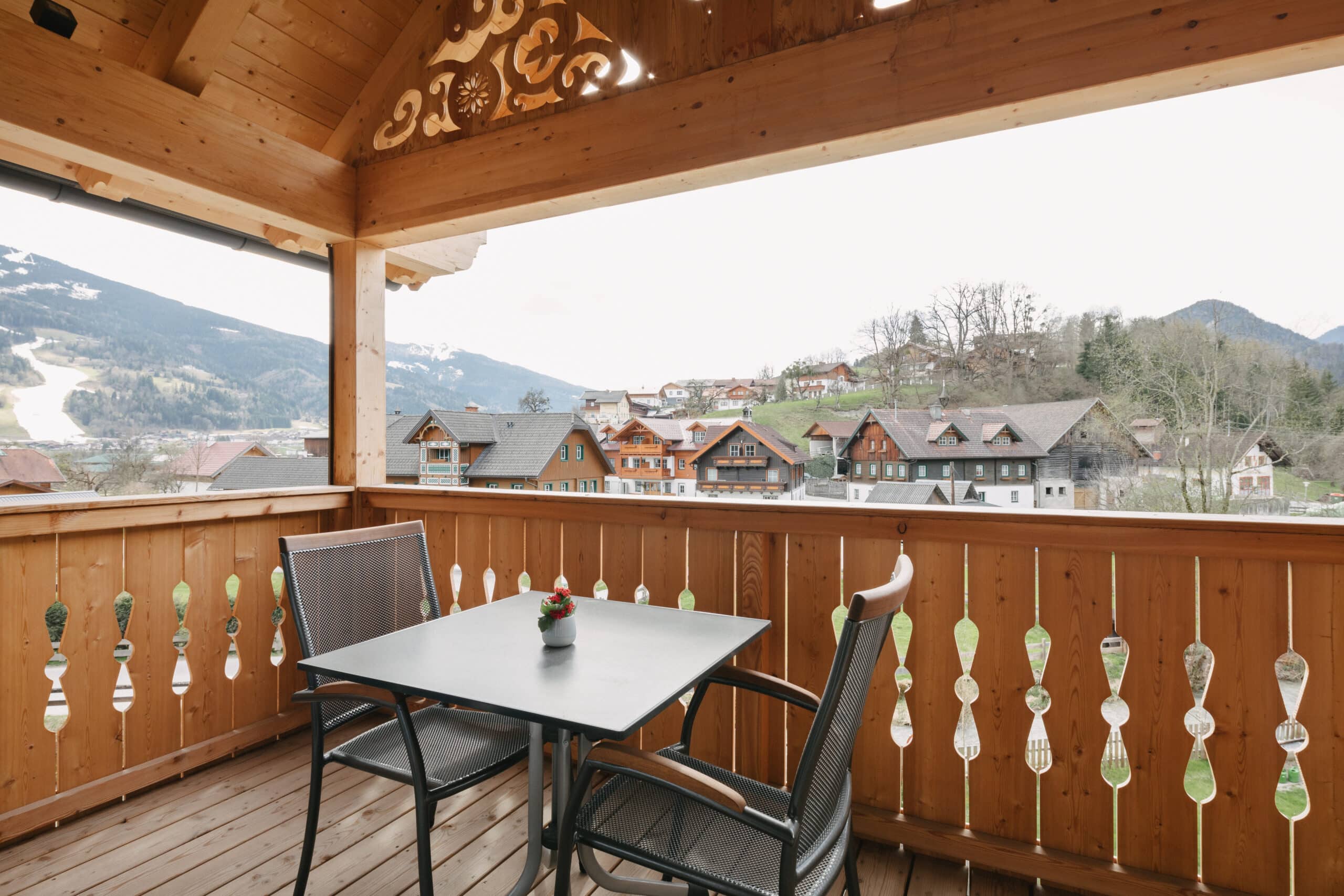 Apartment mit Hund in Weißenbach bei Haus im Ennstal; Terrasse SunApart