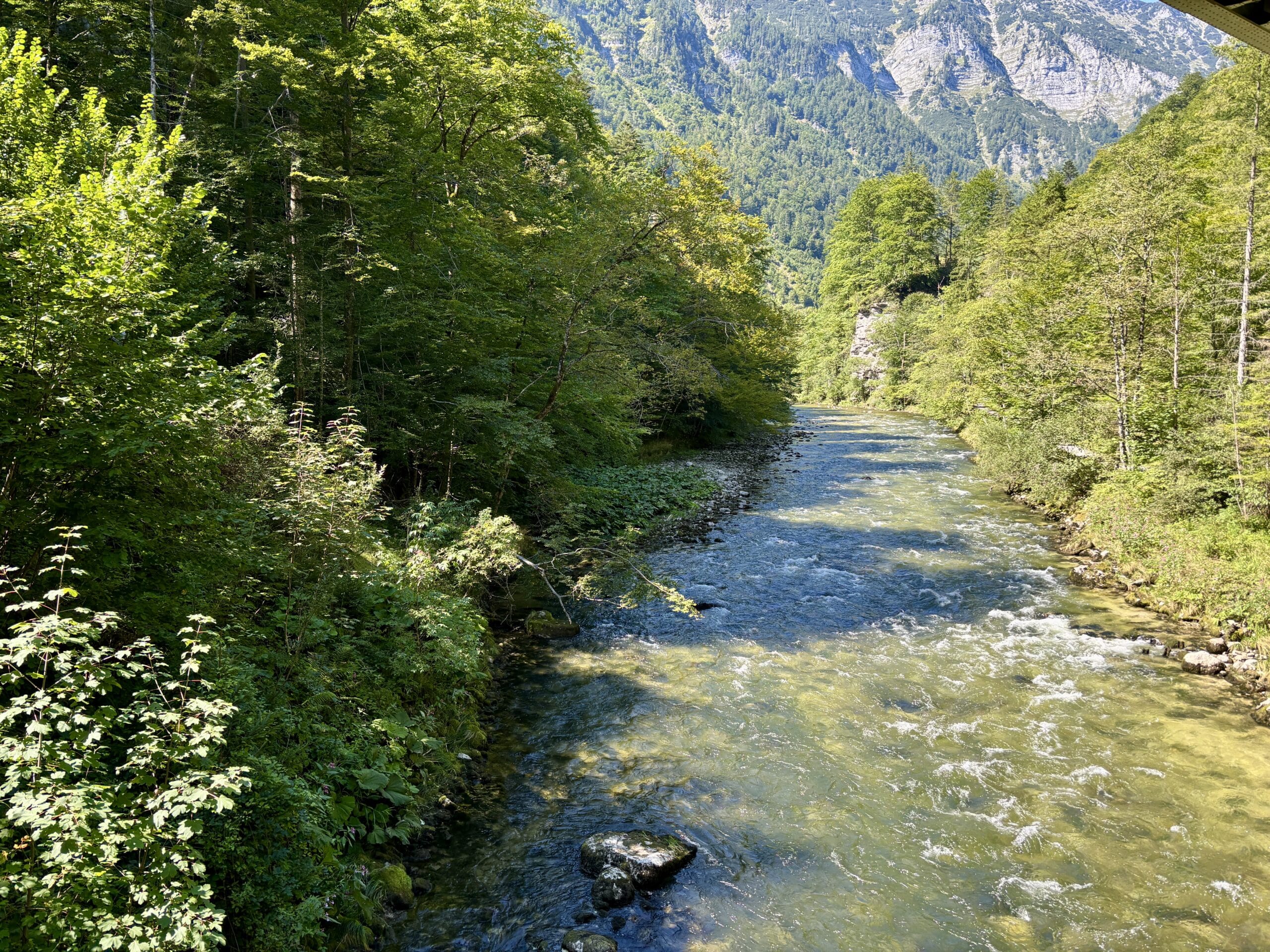 Wandern im Koppental; Blick auf Koppentraun Gebirgsfluss