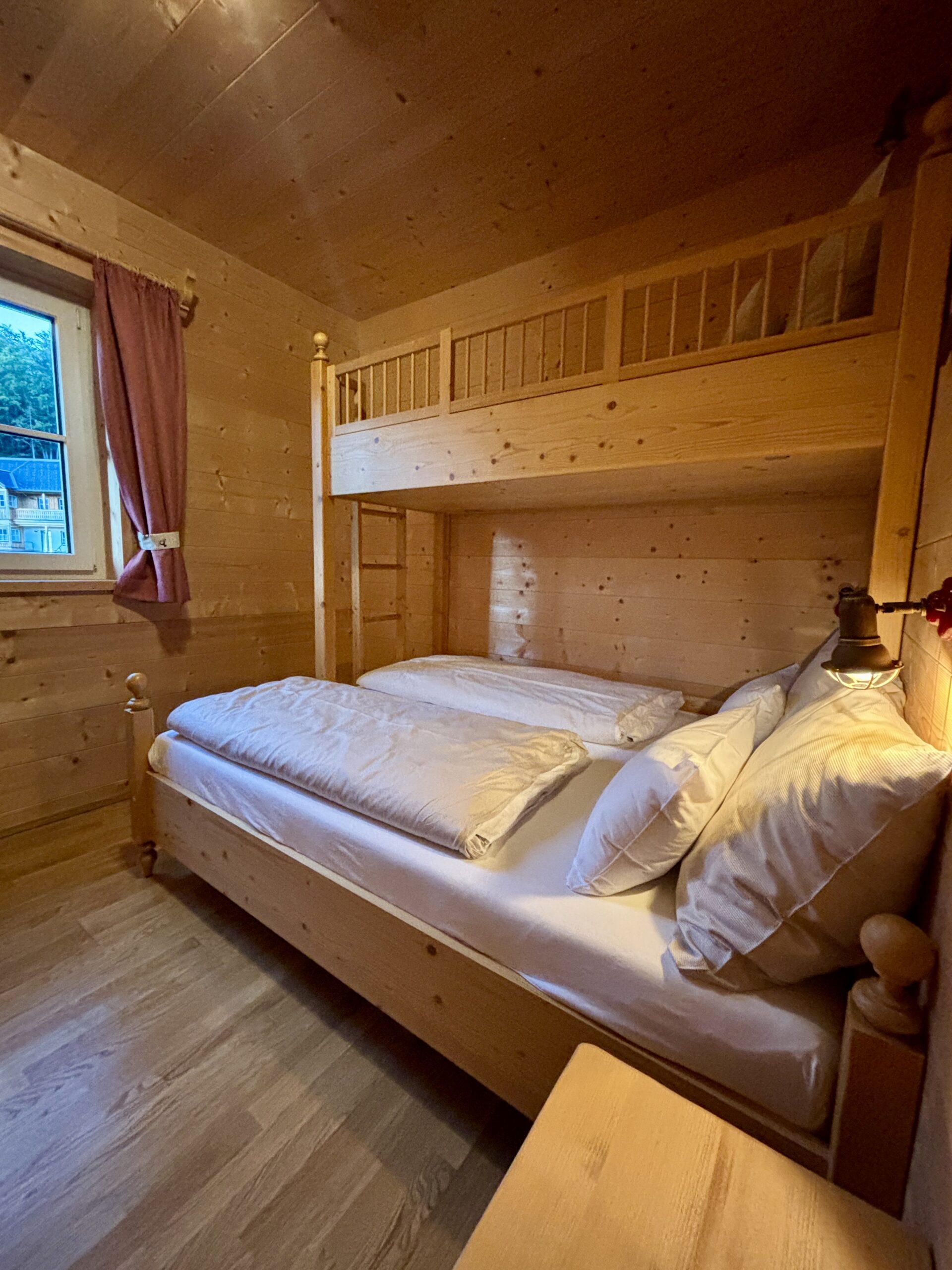 Schlafzimmer Narzissendorf Zloam
