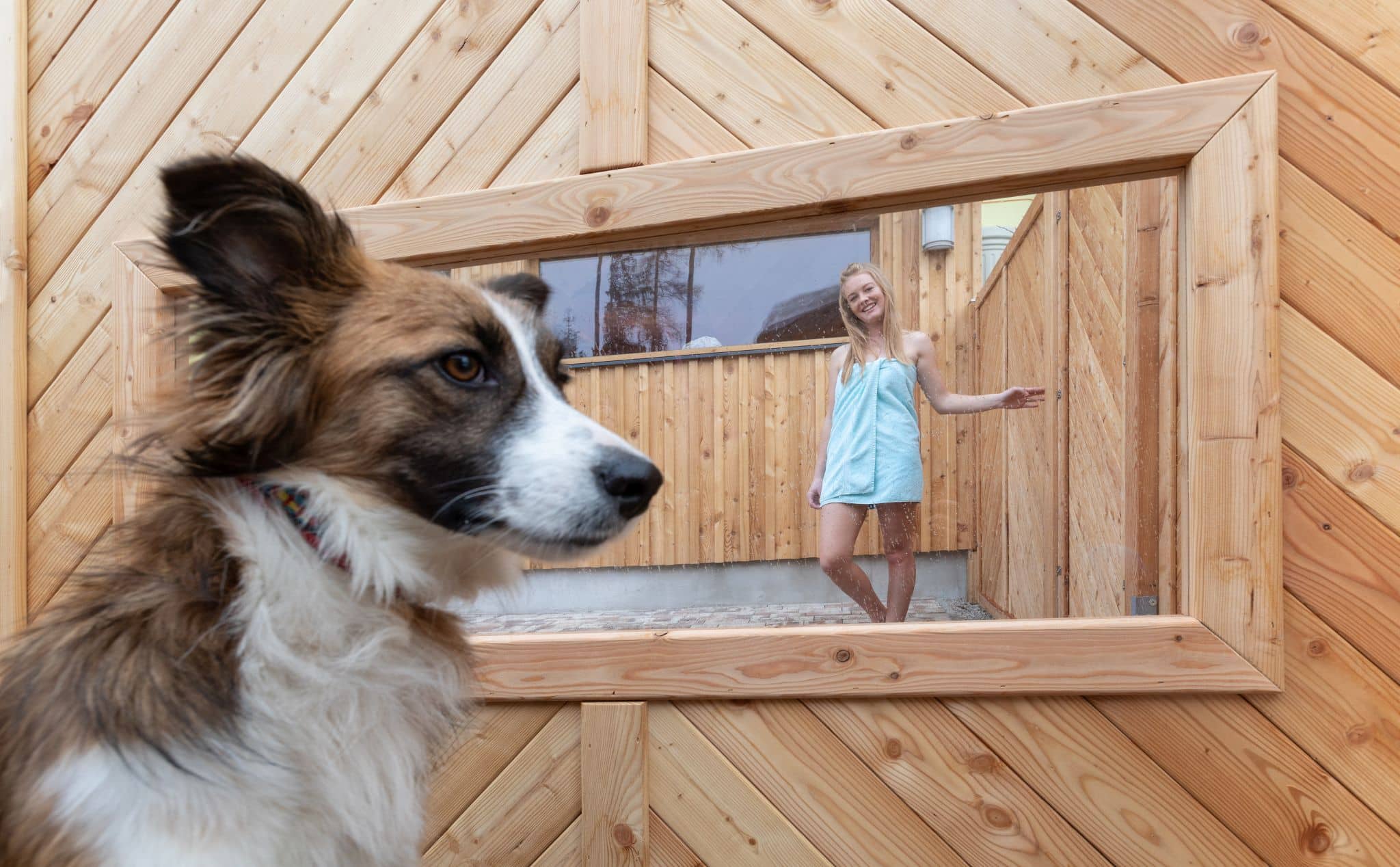 Hotel Almfrieden; Frau in Sauna; eigener Bereich für Hunde